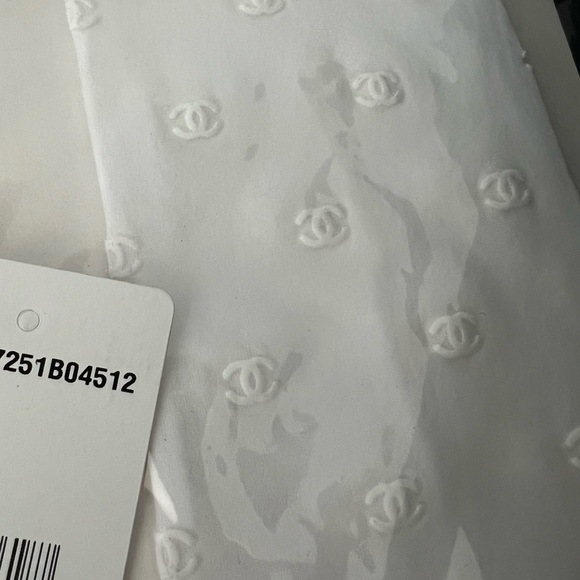 Chanel CC Tights - Picture 3 of 4